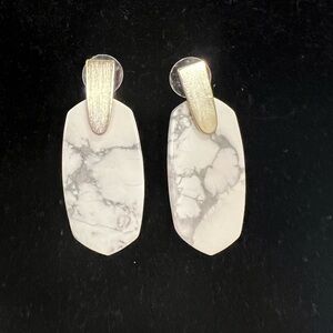 Kendra Scott 🌟TEXAS EXCLUSIVE 🌟 Gold & White Howlite Aragon Post Earrings